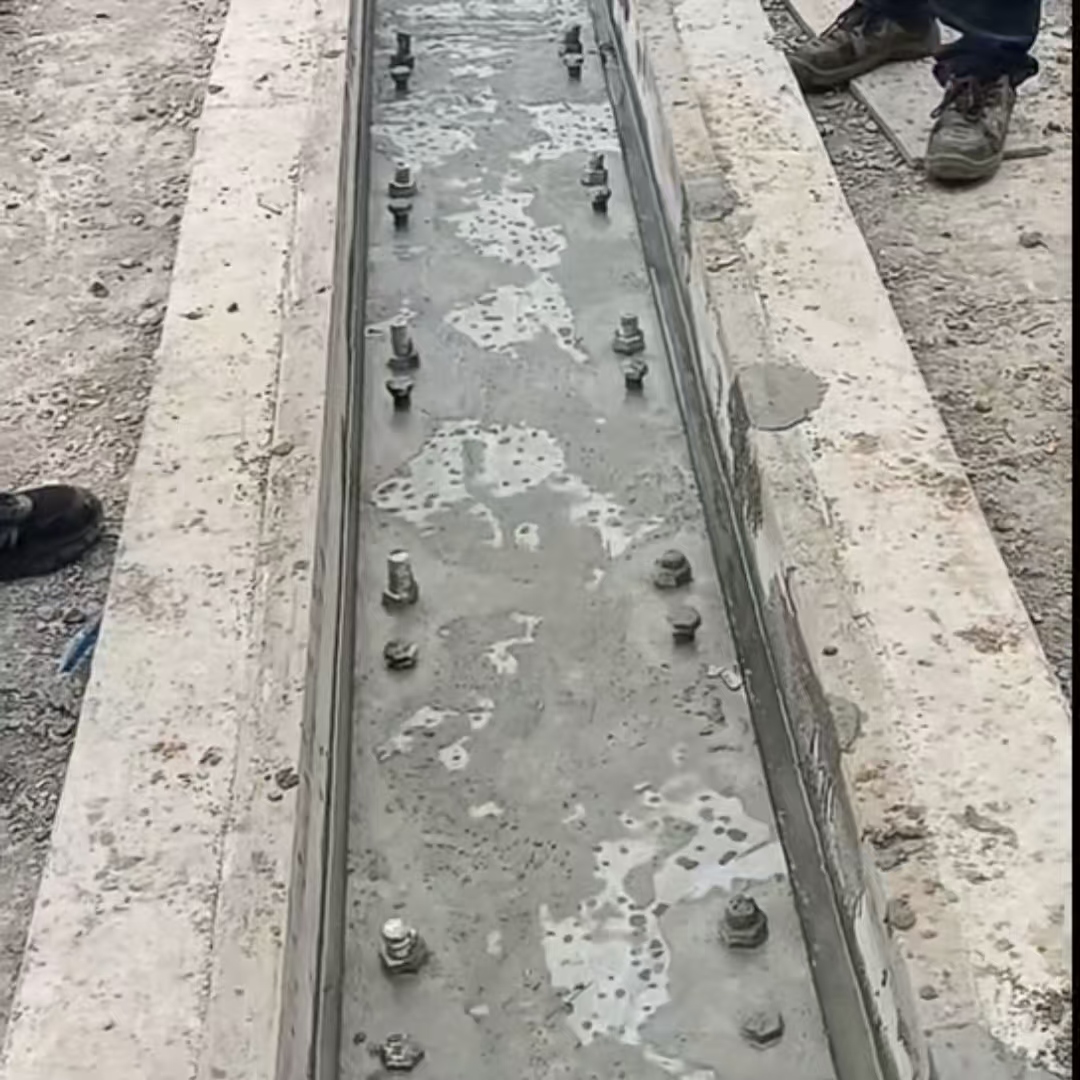 涪陵港口码头起重机龙门吊重型机械设备稳固用早强快凝轨道胶泥